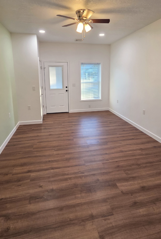 1235 Perry St #B - Photo 4 of 9