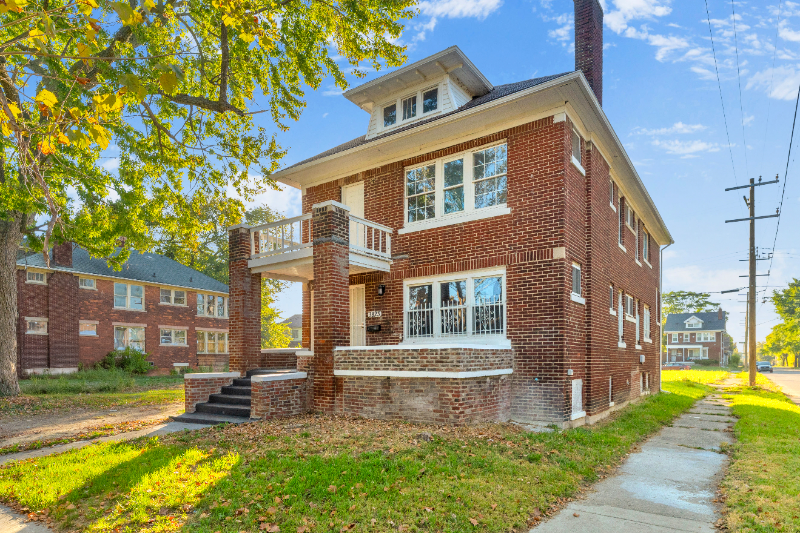 3823 Clairmount St - Photo 2 of 12