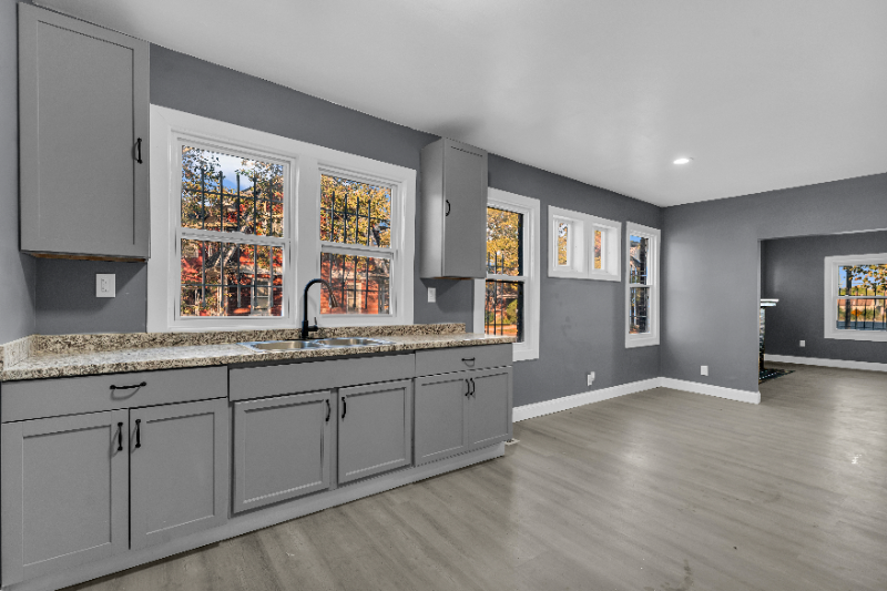 3823 Clairmount St - Photo 5 of 12