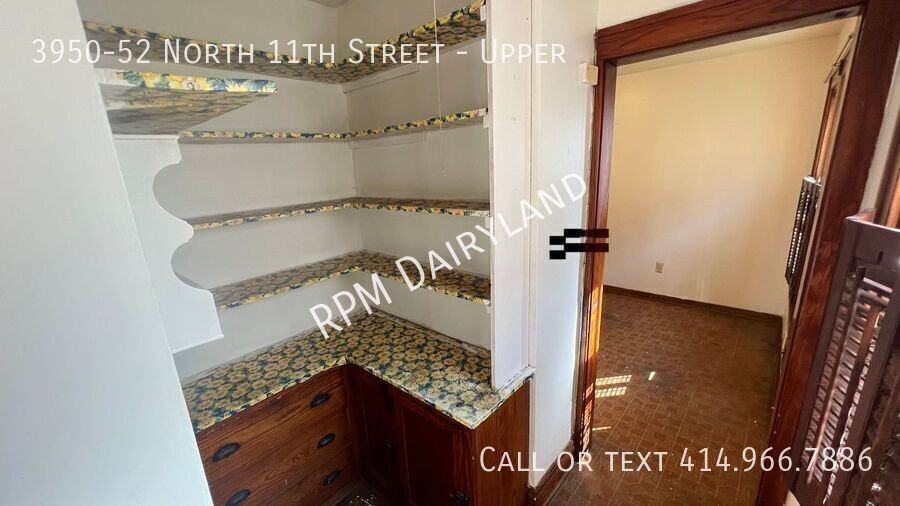 3950 N 11th St - Photo 4 of 11