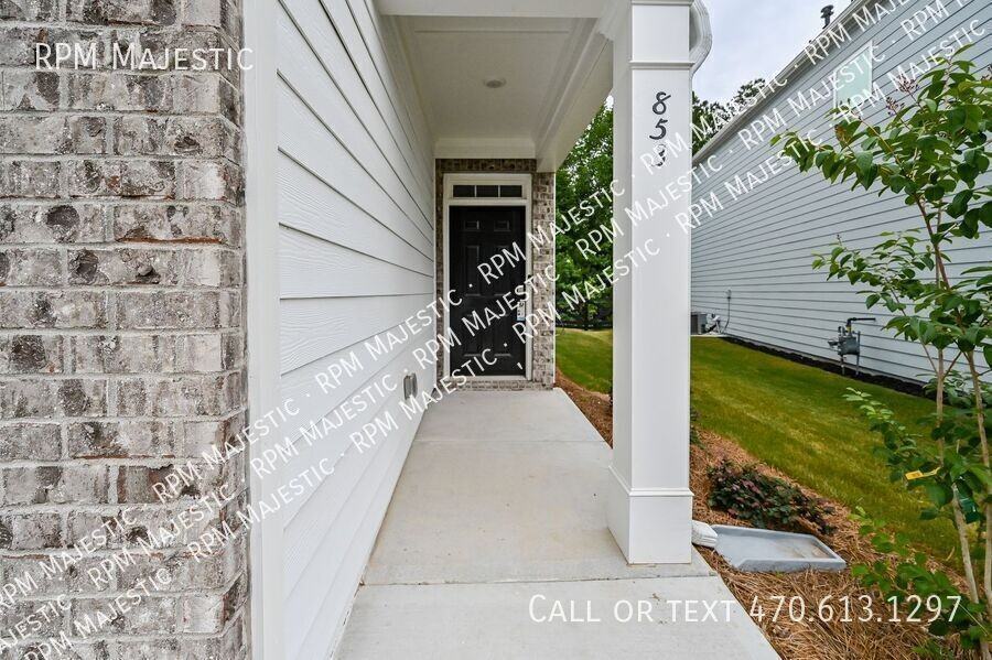 853 Bentley Dr - Photo 3 of 18