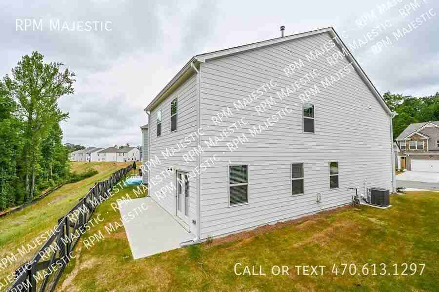 853 Bentley Dr - Photo 4 of 18