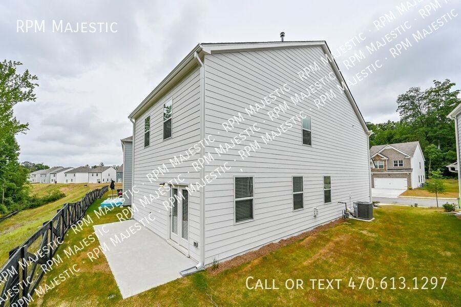 853 Bentley Dr - Photo 5 of 18