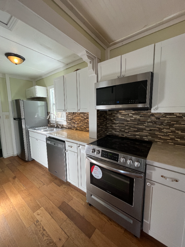 3534 Haines Rd N - Photo 4 of 11