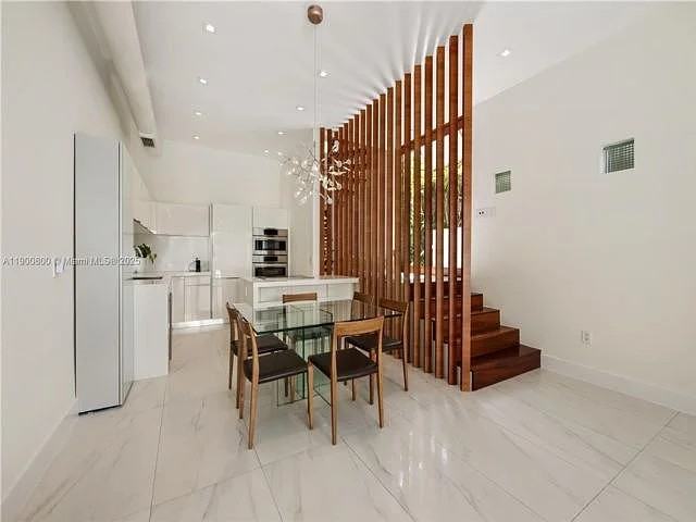 1503 Columbus Blvd - Photo 7 of 19