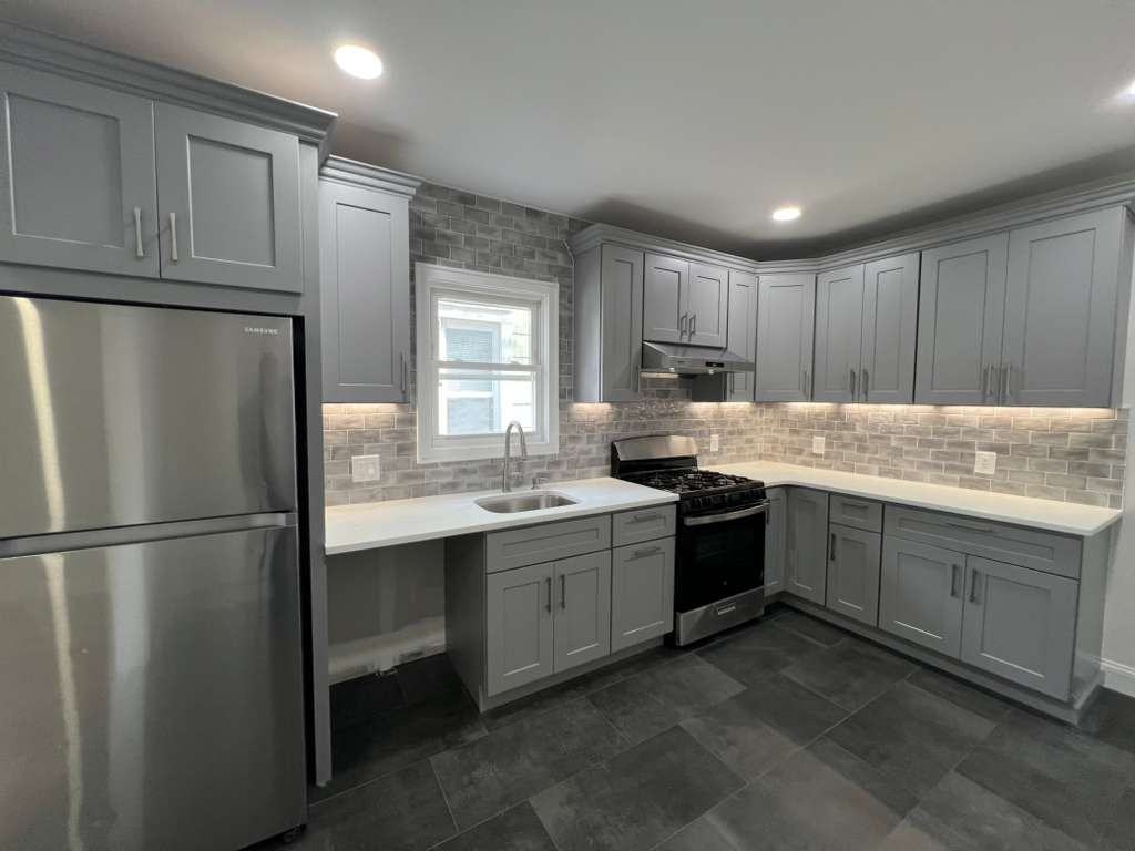 30 E Henry St #1 - Photo 2 of 8