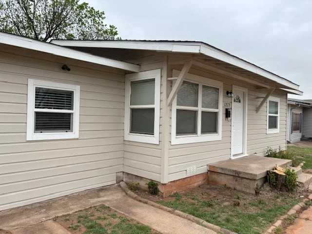 1273 S Bowie Dr - Photo 2 of 13