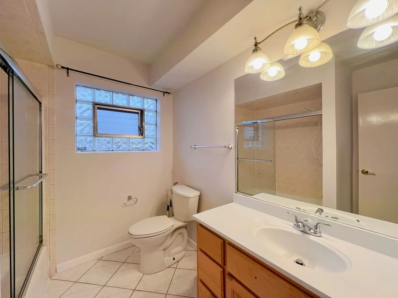 4714 N Thatcher Ave - Photo 4 of 20