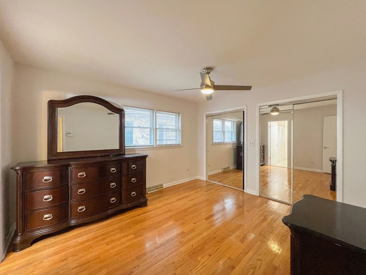 4714 N Thatcher Ave - Photo 5 of 20