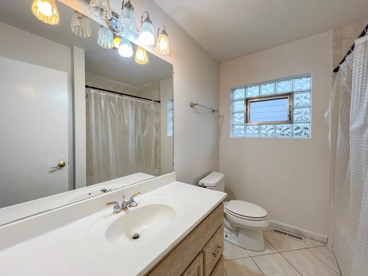 4714 N Thatcher Ave - Photo 6 of 20