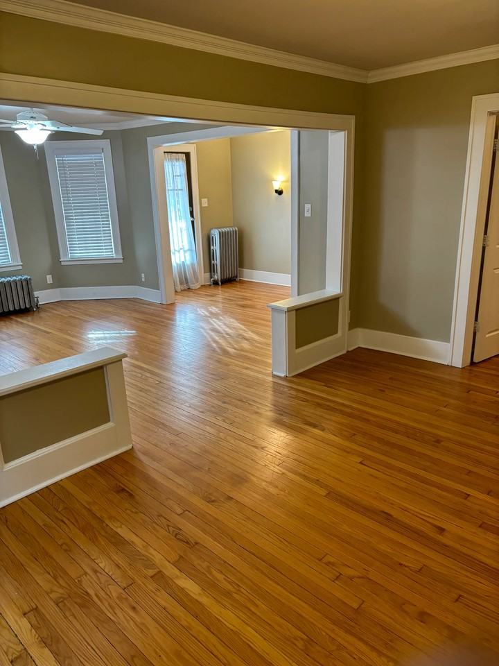 1093 Garner Ave - Photo 5 of 12