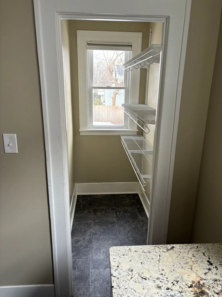 1093 Garner Ave - Photo 7 of 12