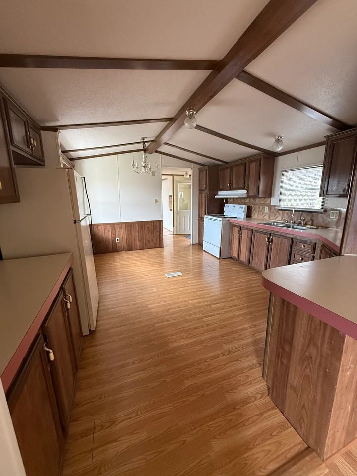 184 Day Dr - Photo 4 of 14