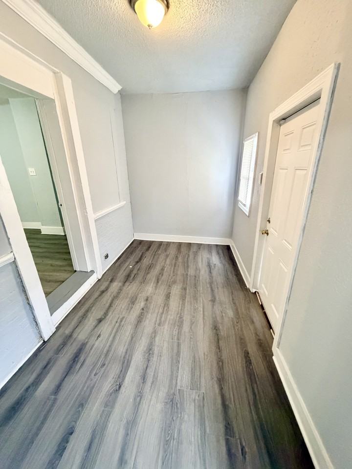 5627 Malcolm St - Photo 5 of 18