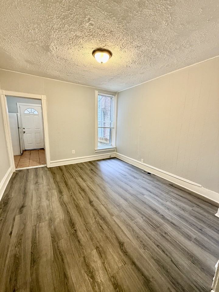 5627 Malcolm St - Photo 6 of 18