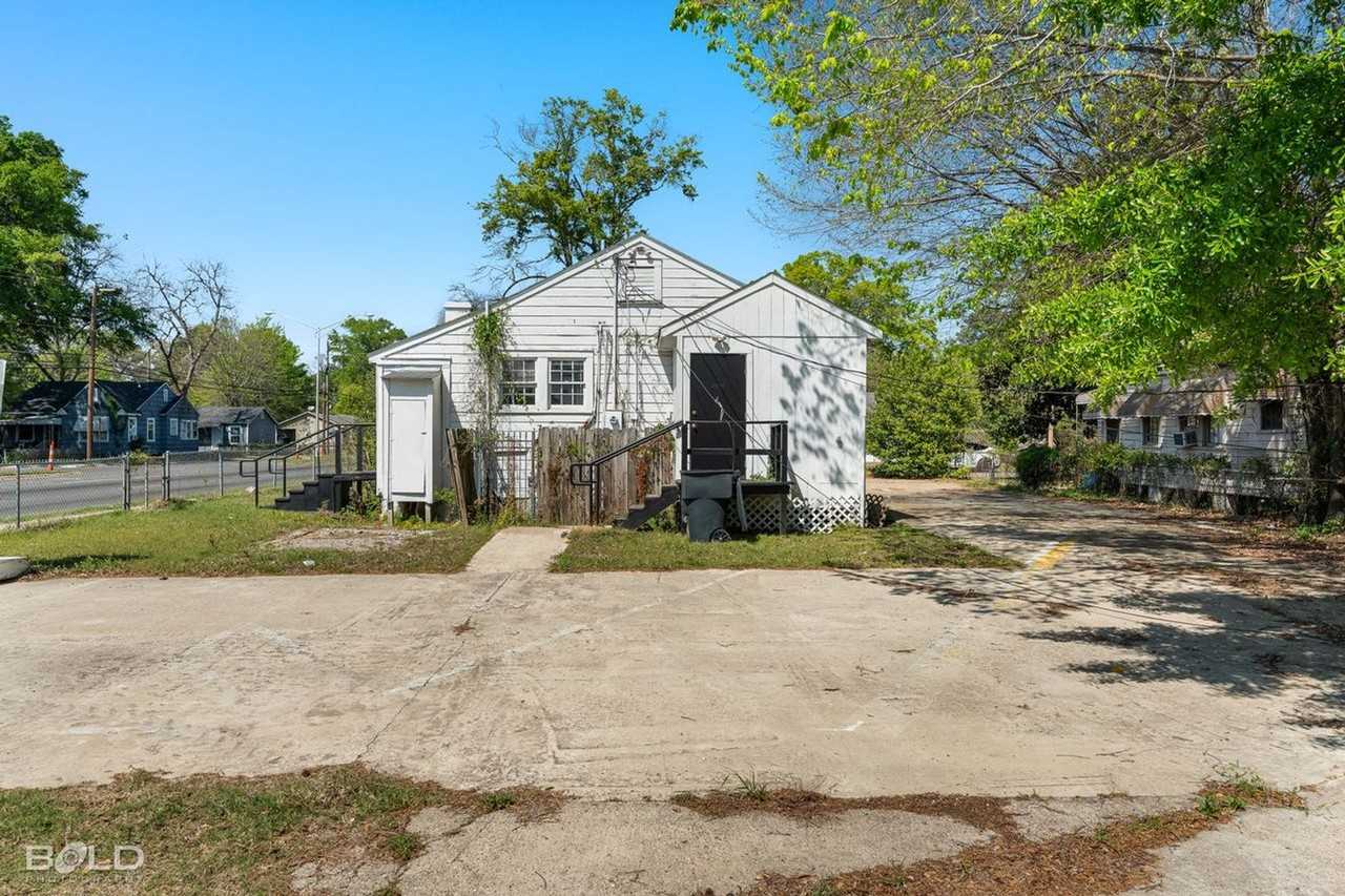 2661 Murray St - Photo 2 of 22