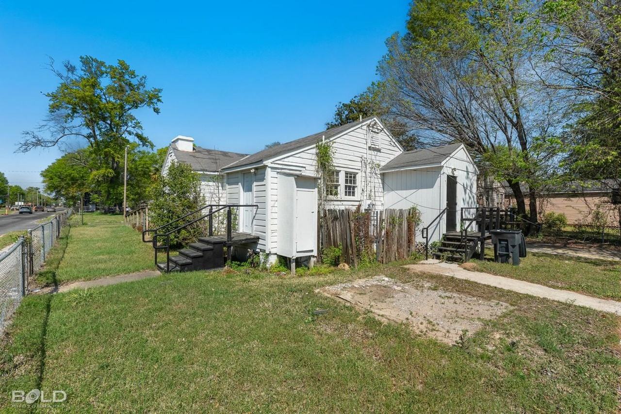 2661 Murray St - Photo 3 of 22