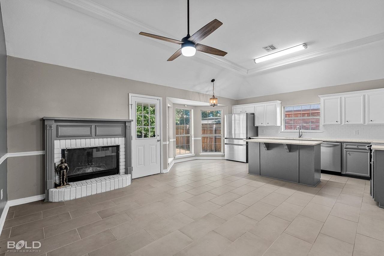 6007 Cardinal Ln - Photo 2 of 41