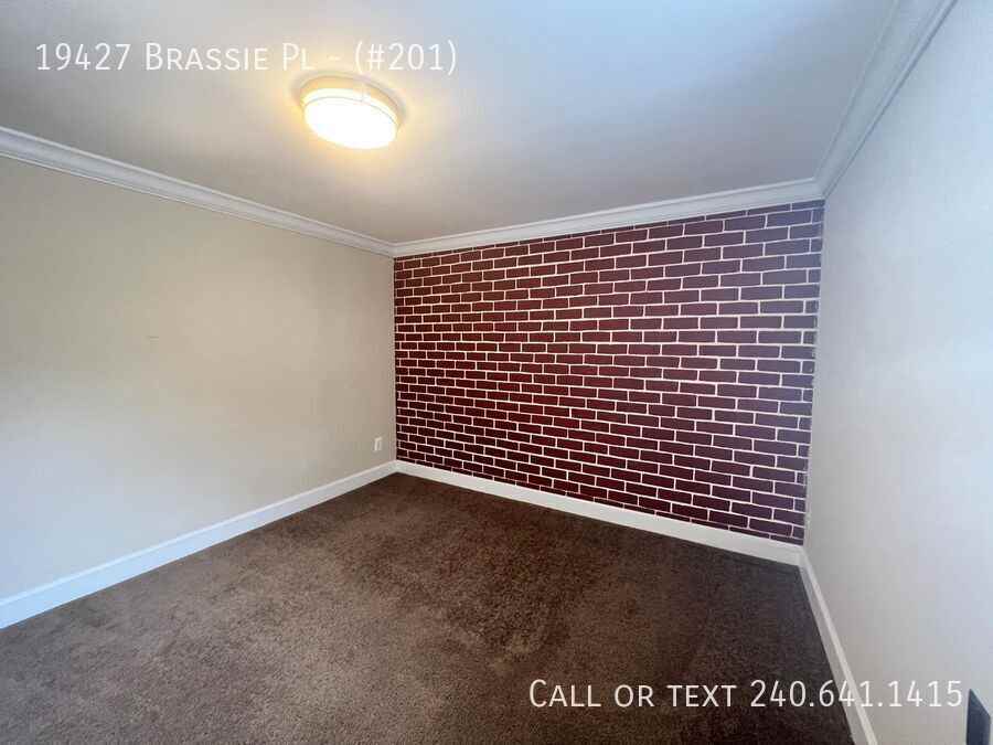 19427 Brassie Pl #201 - Photo 7 of 12
