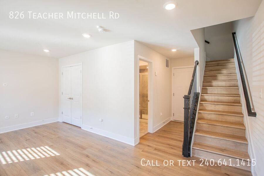 826 Teacher Mitchell Rd - Photo 4 of 42