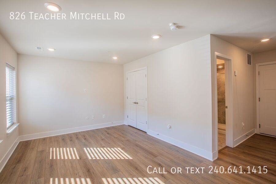 826 Teacher Mitchell Rd - Photo 5 of 42
