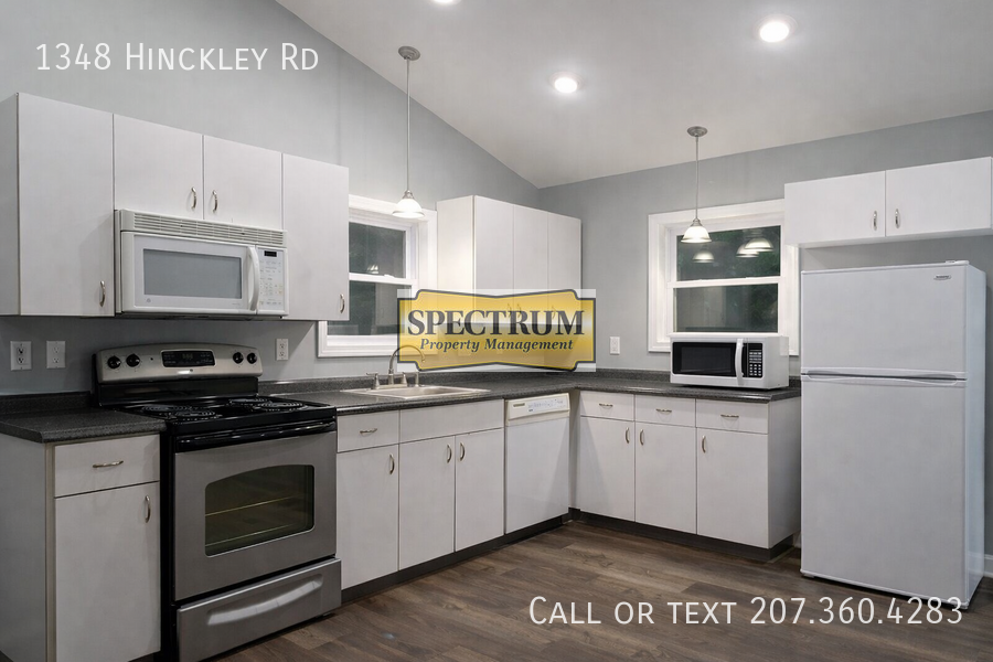 1348 Hinckley Rd - Photo 2 of 9