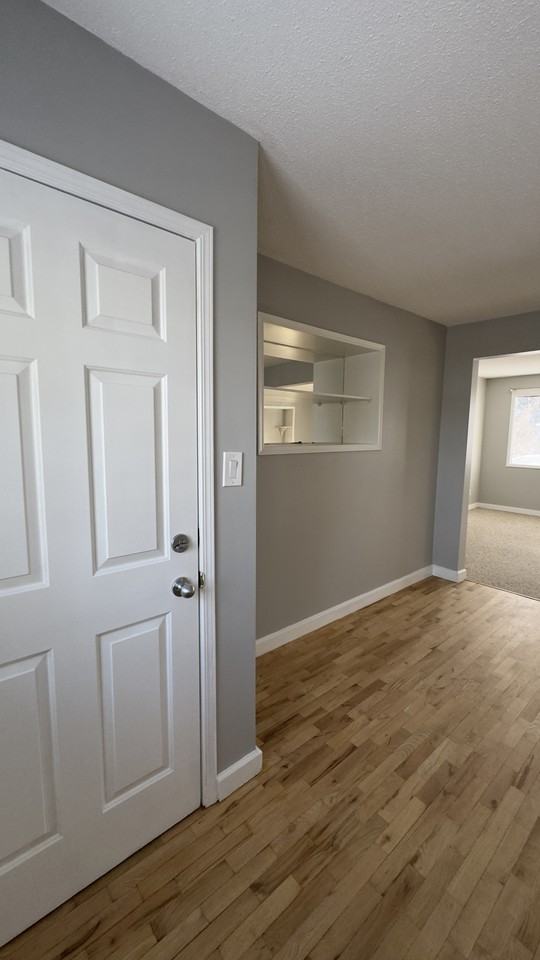 9512 128 Ave Nw - Photo 2 of 23