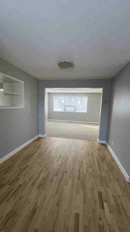 9512 128 Ave Nw - Photo 5 of 23