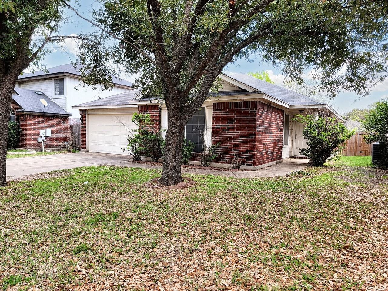 1707 Zydeco Dr - Photo 3 of 34