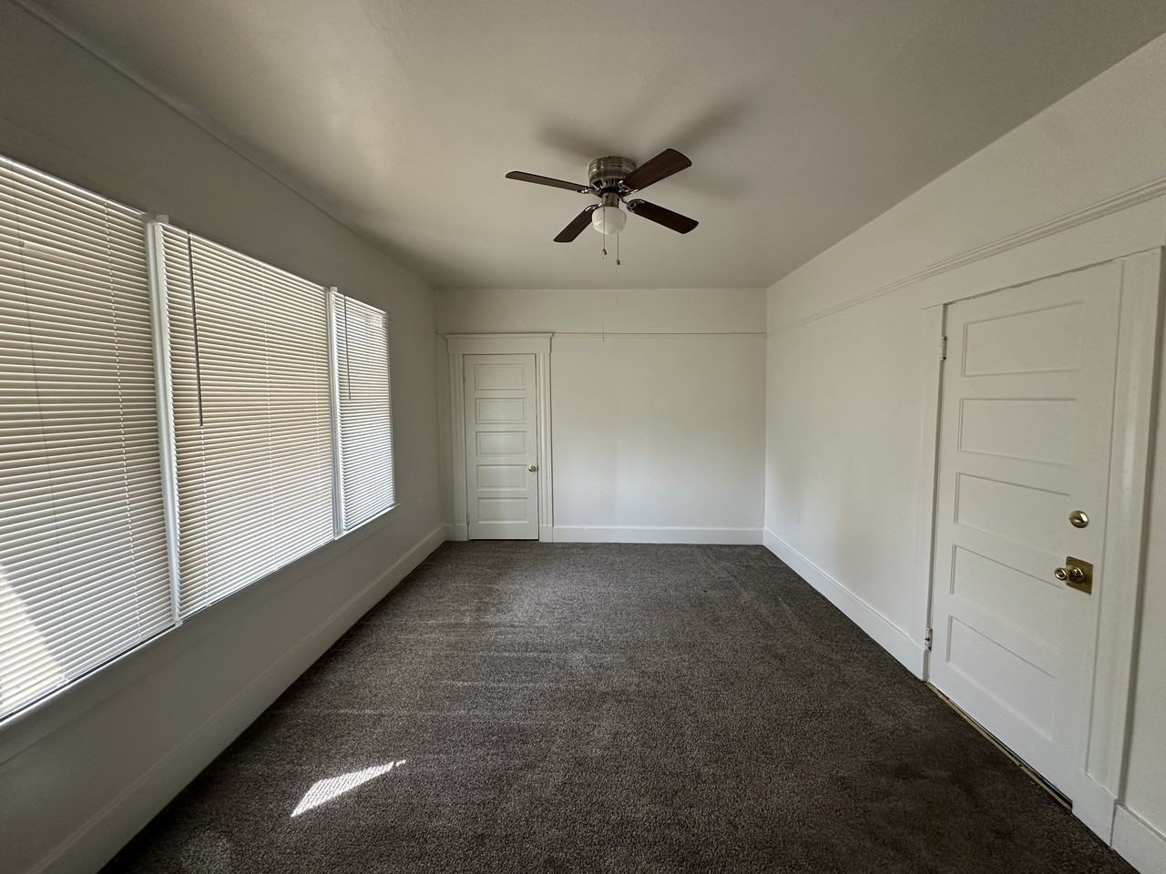 910 N Park Ave #3 - Photo 4 of 13