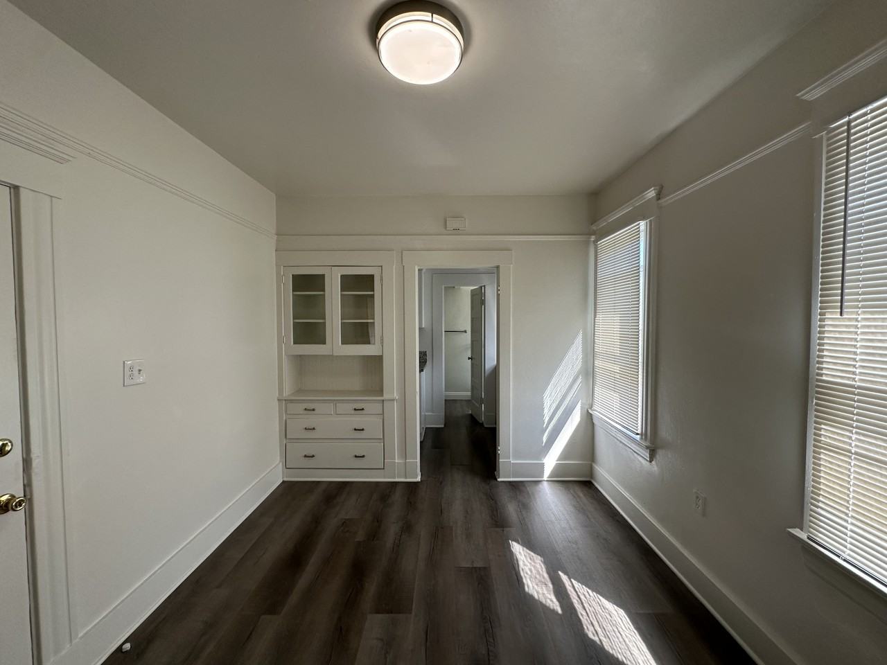 910 N Park Ave #3 - Photo 5 of 13