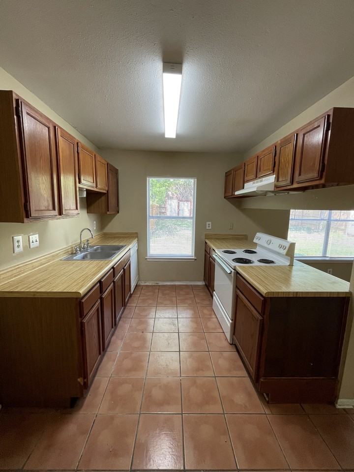 9931 Village Briar #1 - Photo 6 of 22
