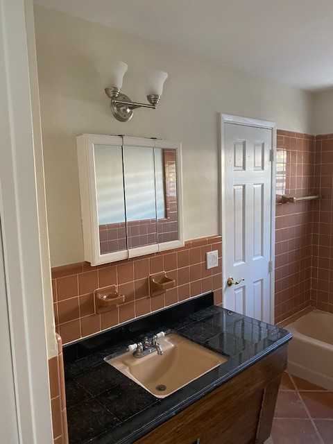 223 Sw 14th Pl #1 - Photo 5 of 23