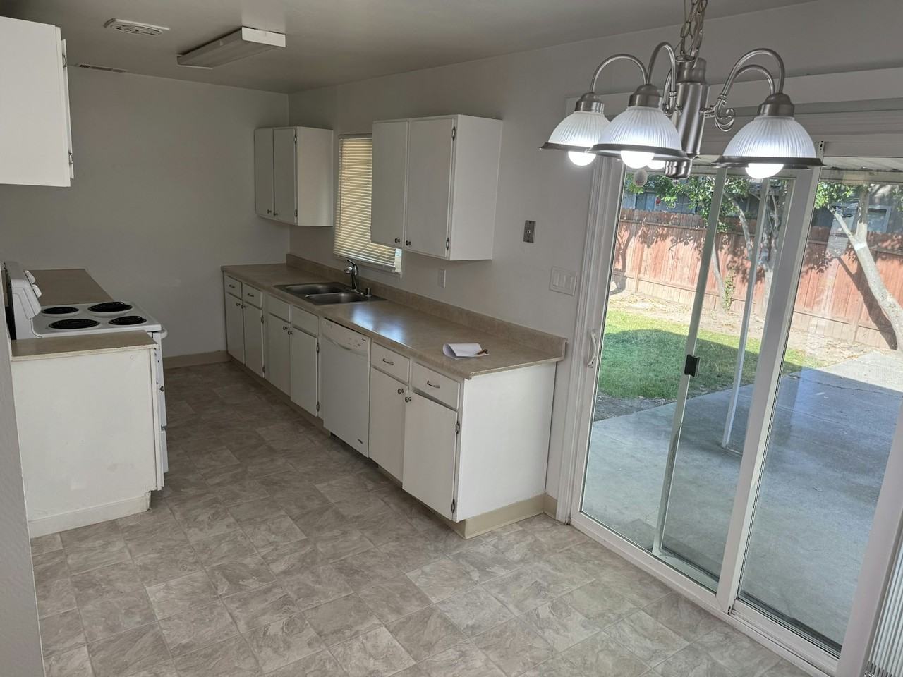 2361 Thompson Way - Photo 2 of 8