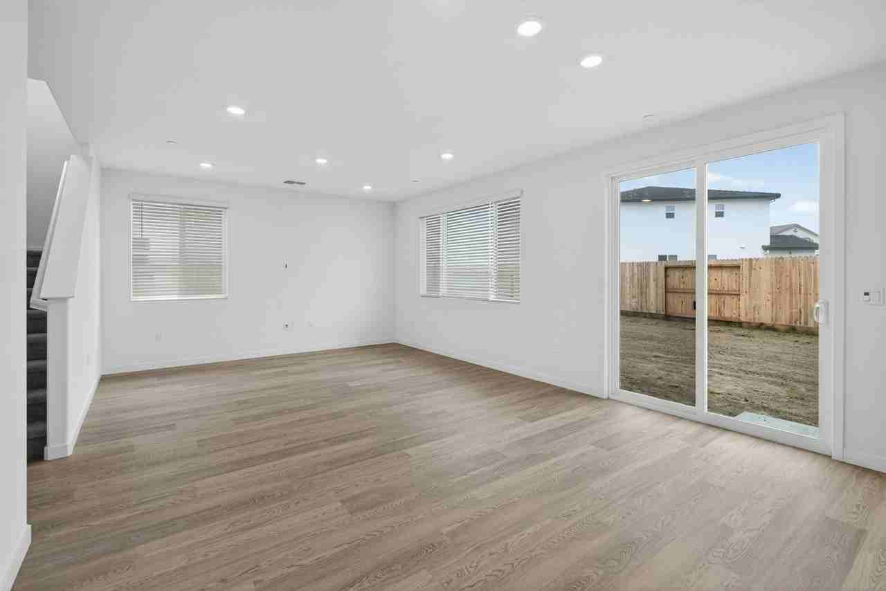 5328 Allentown Way - Photo 6 of 43