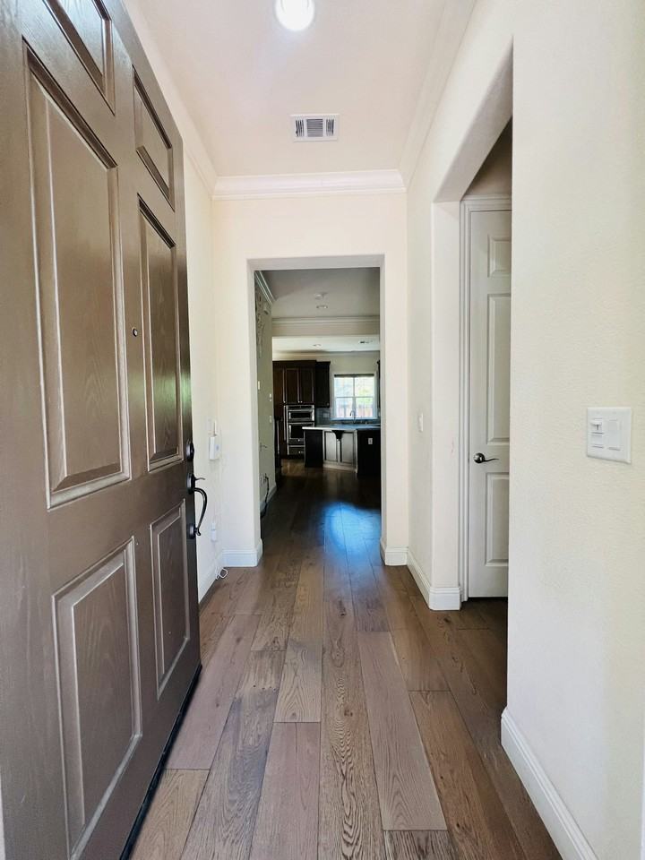 3024 Sonsilla Lane - Photo 2 of 33