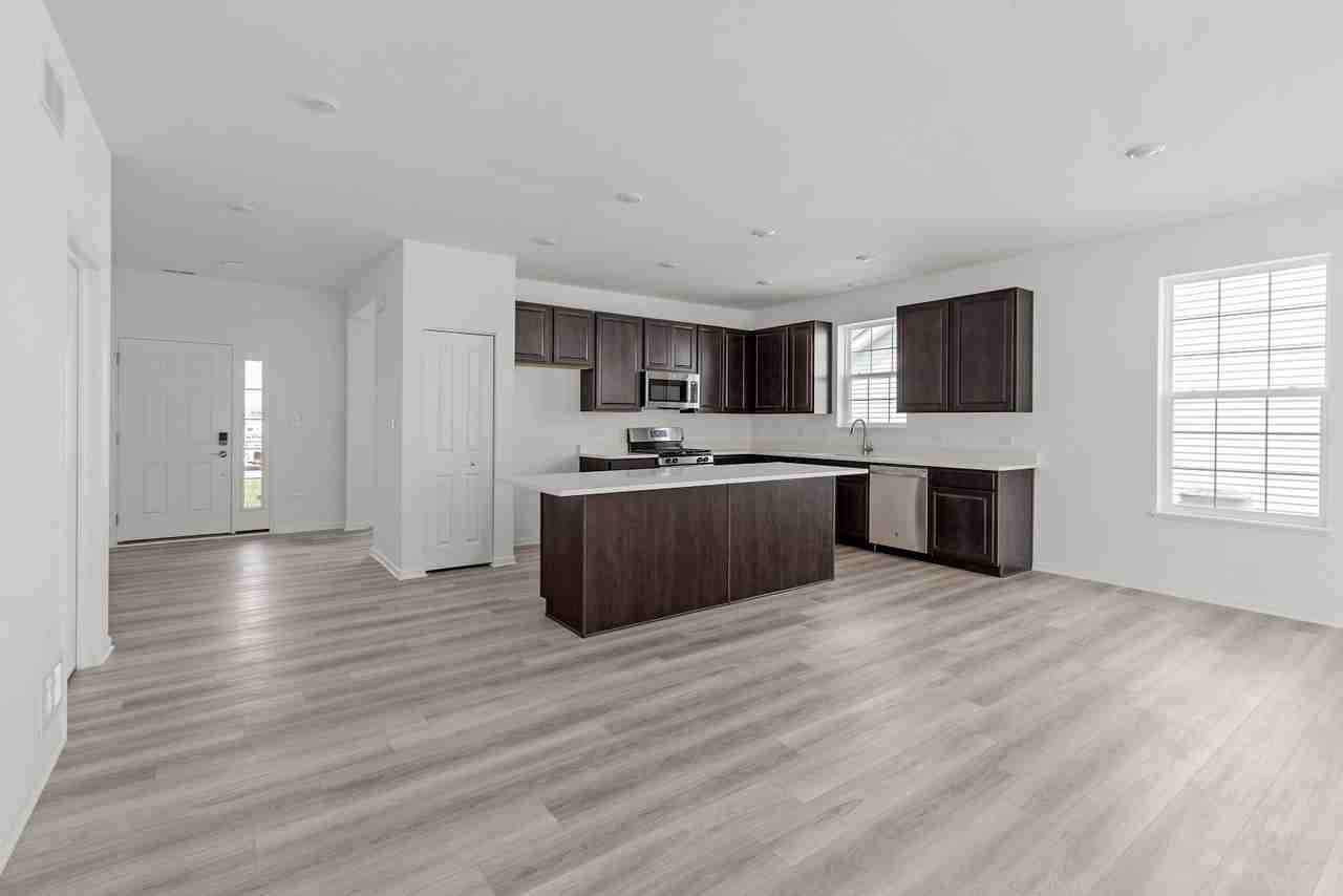 11067 Thomas Street - Photo 3 of 18