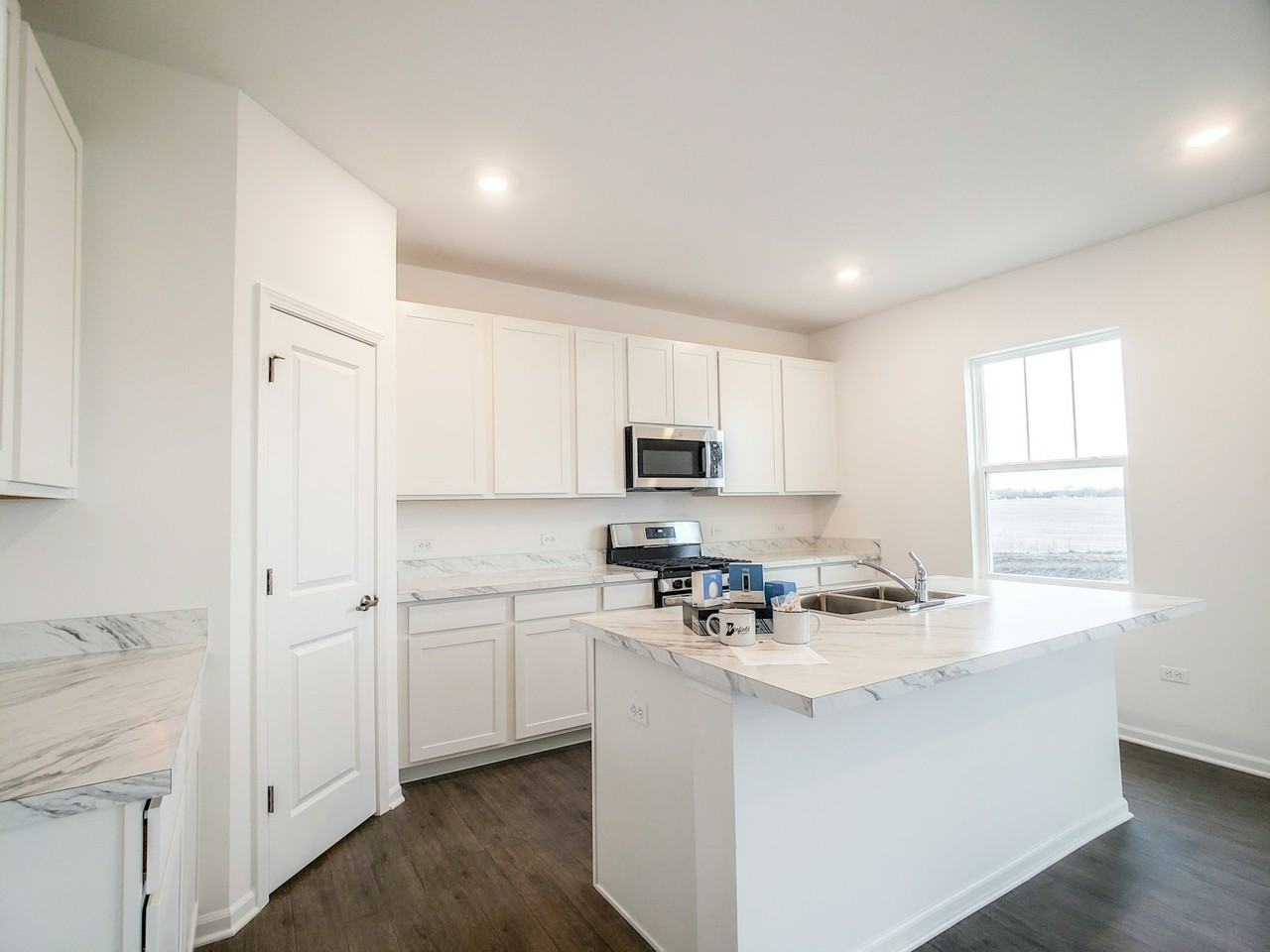 11490 Thomas Street - Photo 3 of 21