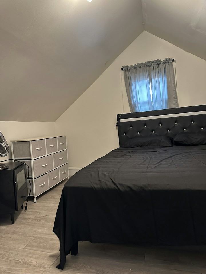 35 Rittenhouse Terrace, Unit roommate - Photo 2 of 7