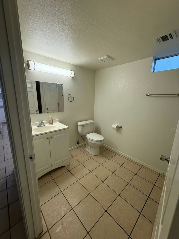 1926 Haskell Road, Unit 1 - Photo 7 of 12