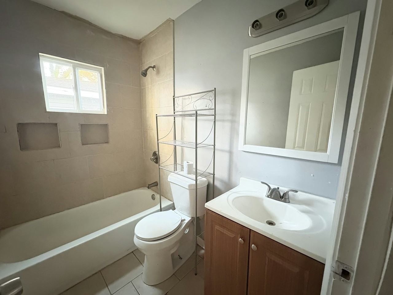 1053 Lubel Ave - Photo 6 of 8