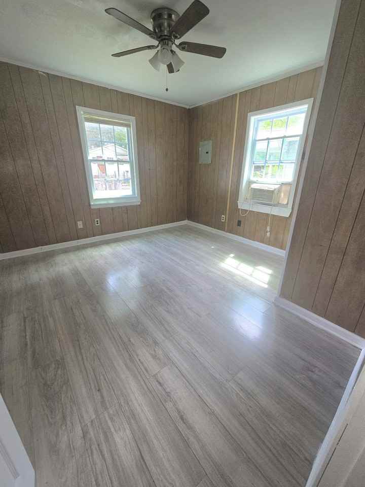 1053 Lubel Ave - Photo 7 of 8