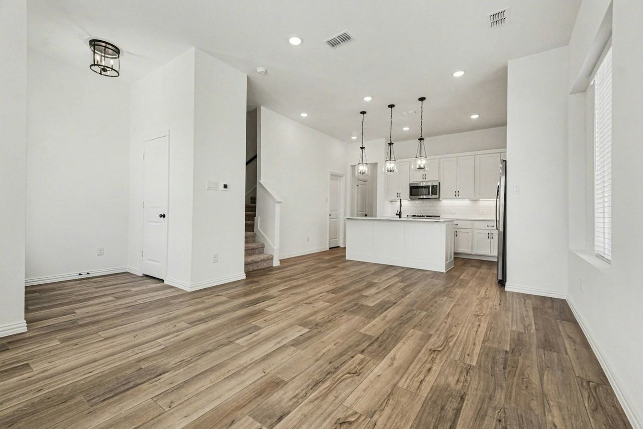 901 Janwood Drive - Photo 7 of 27