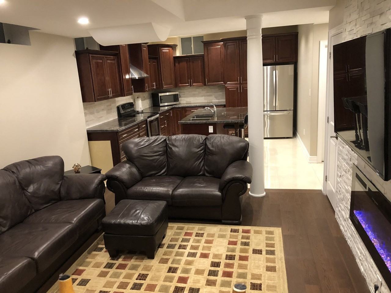 24 Gallant Pl - Photo 3 of 10