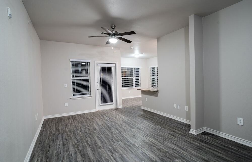 Sunset Lodge - Photo 3 of 49