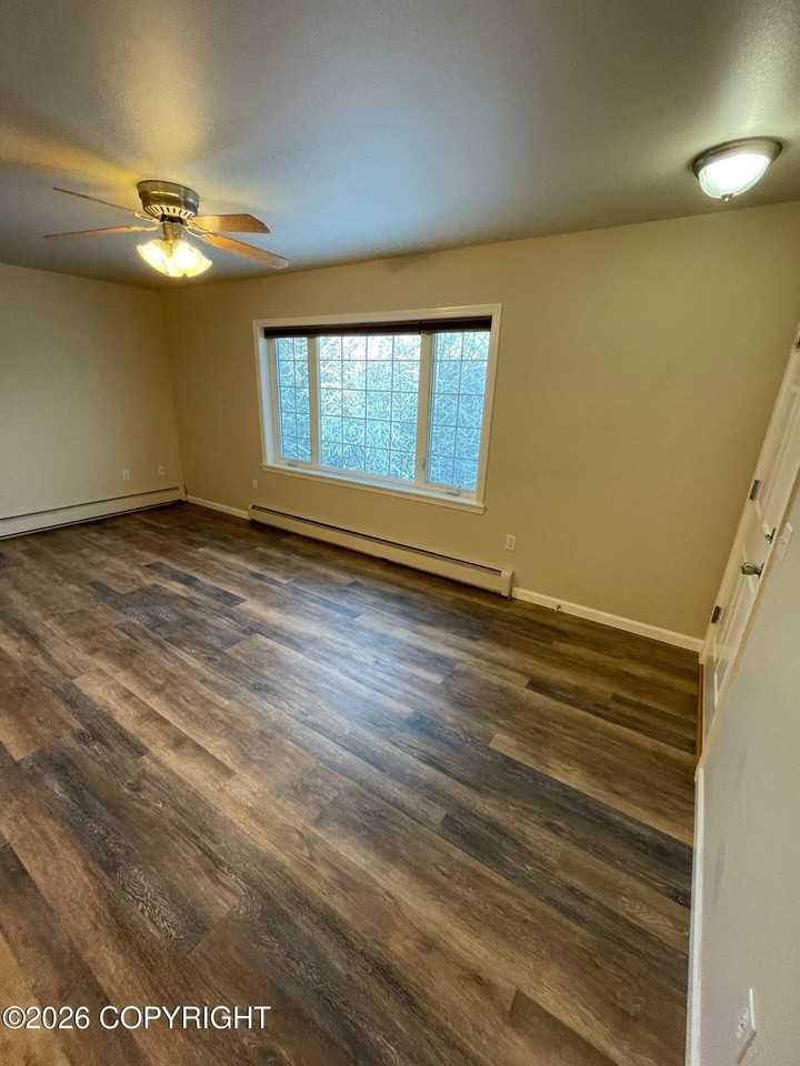 8114 W Donna Marie Ln - Photo 4 of 18