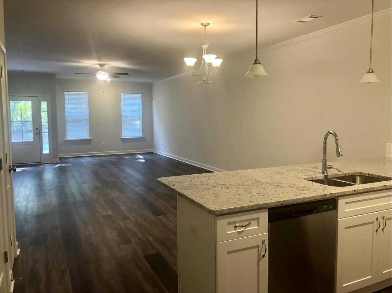 3020 Stanhope Dr - Photo 3 of 14