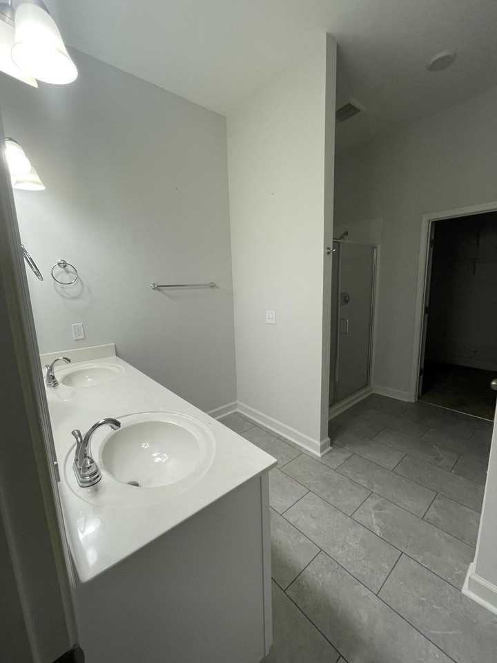 3020 Stanhope Dr - Photo 6 of 14