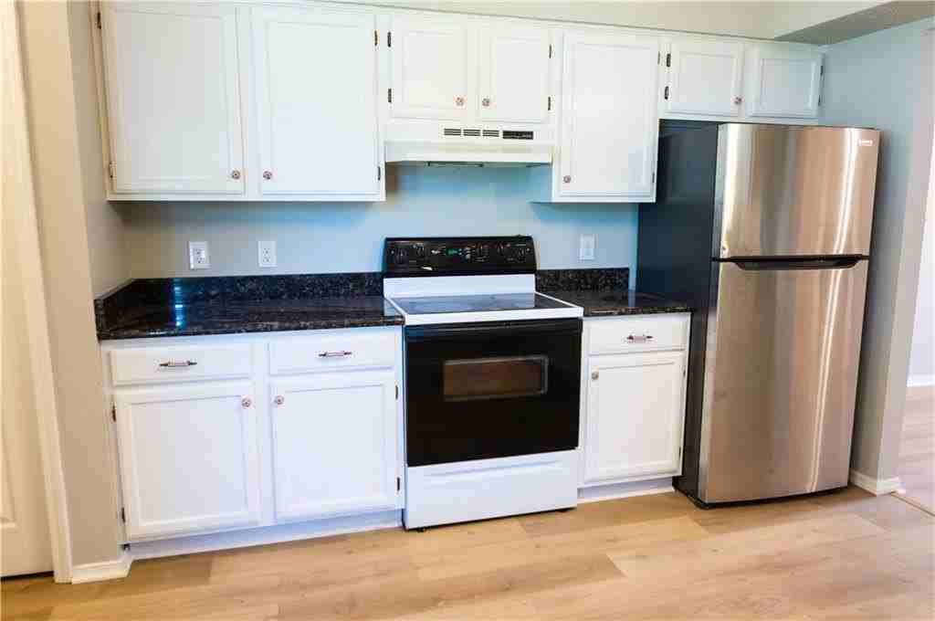 654 Terry Ave - Photo 4 of 22