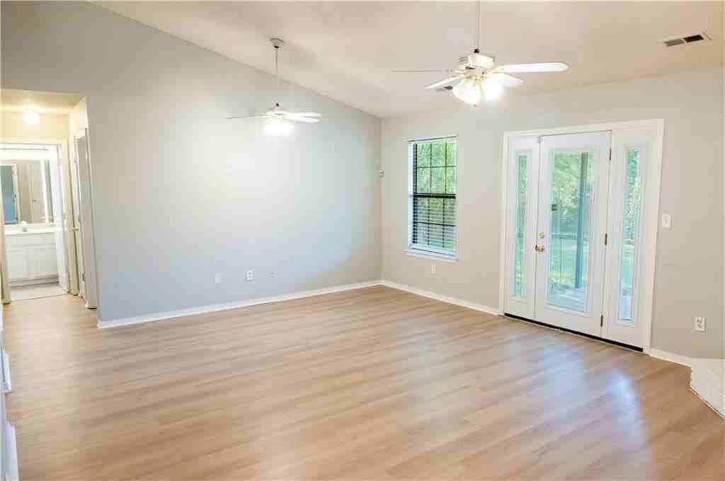 654 Terry Ave - Photo 7 of 22